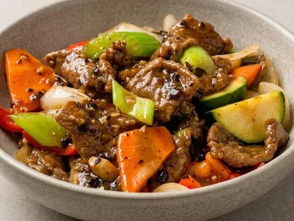 Beef & Black Bean Sauce on Chow Mein